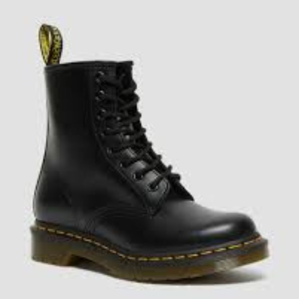 DR. MARTENS 1460 WOMEN'S SMOOTH LEATHER LACE UP BOOTS